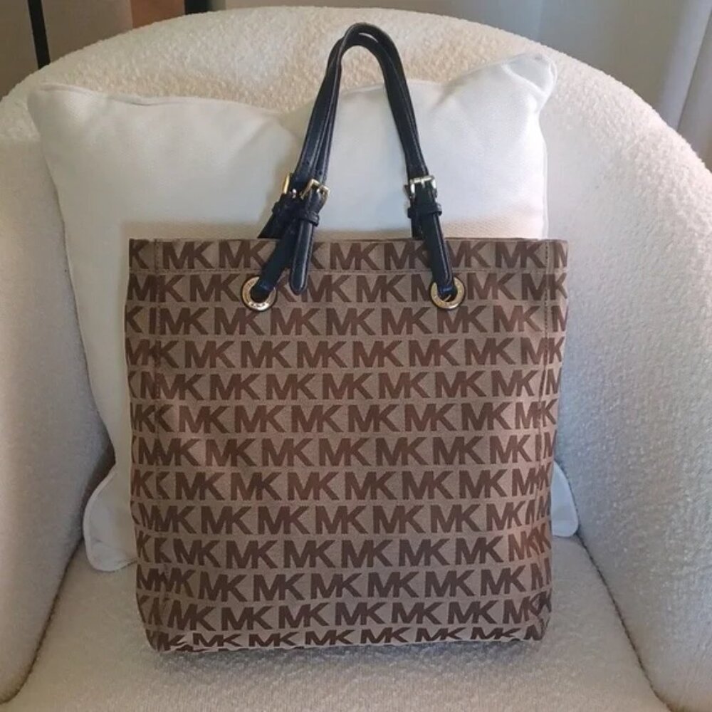 Michael Kors Signature MK Tote Bag / Shoulder Bag